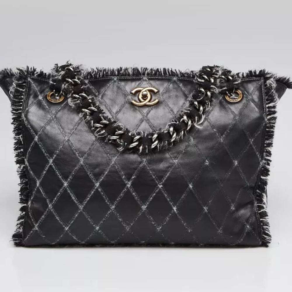 CHANEL CC LEATHER CHAIN FRINGE TOTE BAG